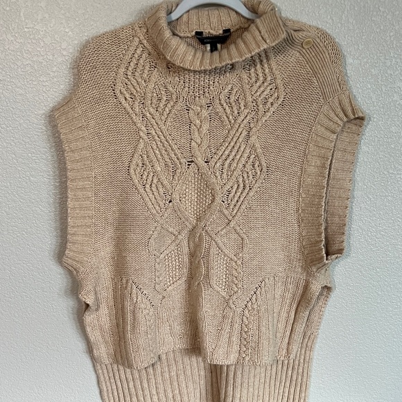 BCBGMaxAzria Sweaters - BCBGMaxAzria Beige Cable Knit Turtleneck Sweater